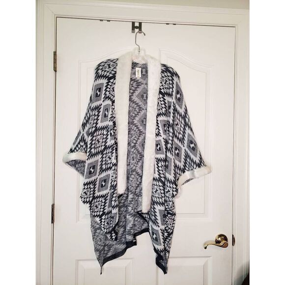 Pinkalicious Sweater - Picture 2 of 7